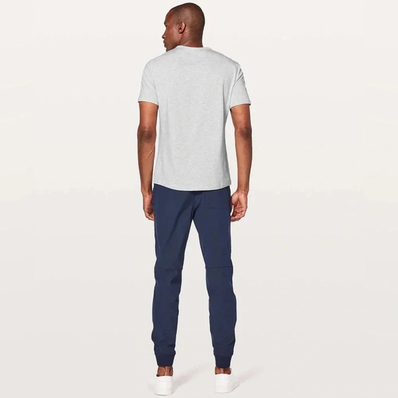 💛Lululemon 5 Year Basic V Shirt Short Sleeve Pima Cotton Blend Men’s Size Small - Picture 4 of 8